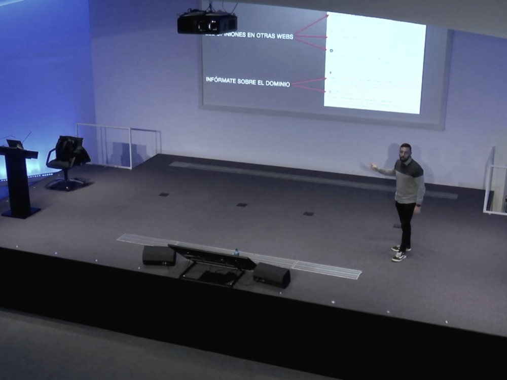 Charla de TechManu sobre prevención de estafas